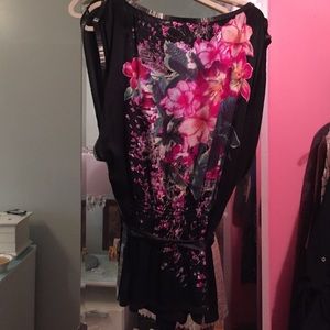 Gorgeous no sleeve shirt