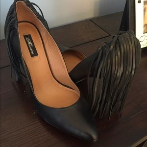 Sexy black pump  for work or play