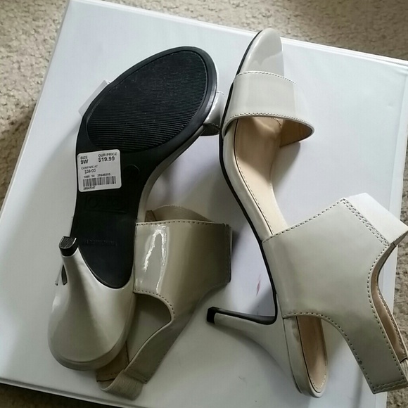 Beige Heel - Picture 2 of 4