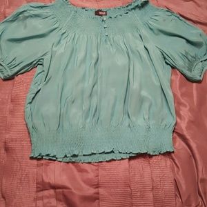 1x off the shoulder blouse