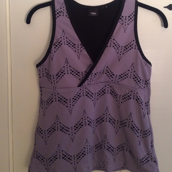 ✨Mossimo✨ Athletic Top - Picture 2 of 3