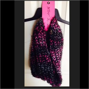 BETSEY ❤️JOHNSON-NEW INFINITY SCARF-