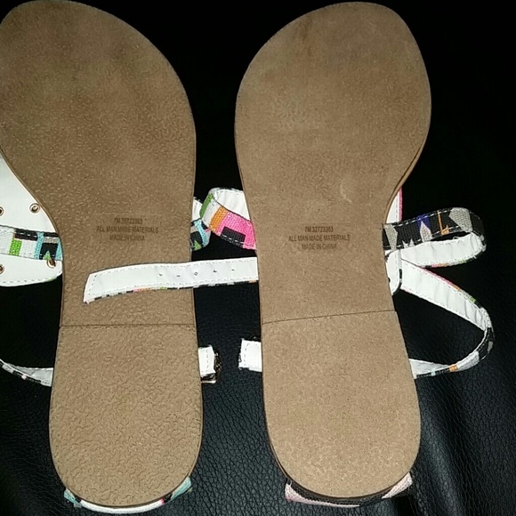 Aztec Sandals - Picture 2 of 3