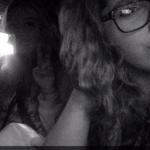 Meet your Posher, Caitlin