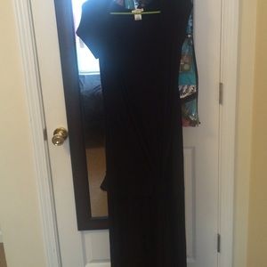 Black split maxi dress short sleeve