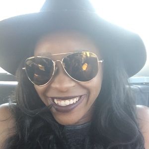 Meet your Posher, Jenelda