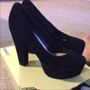 Urban outfitter pump