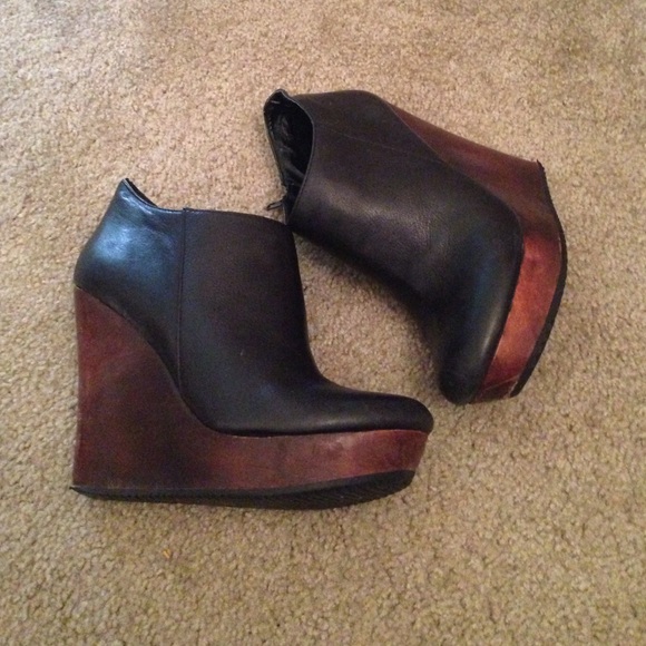 Aldo leather wedge size 40