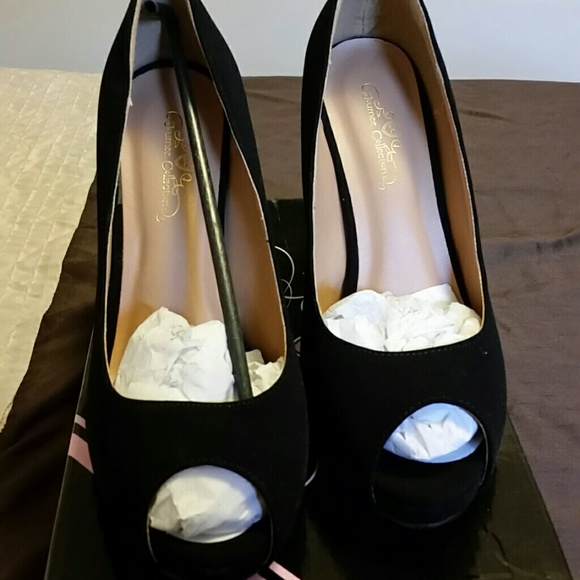 Shoes - Picture 4 of 4