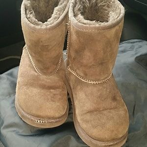 KIDS UGG SHORT BOOTS