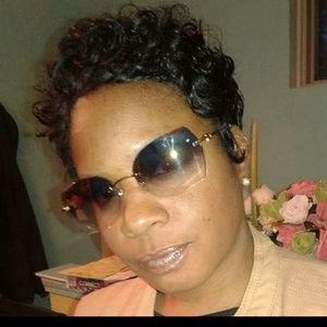 Meet your Posher, Latonya