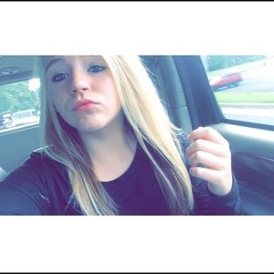 Meet your Posher, Katelyn