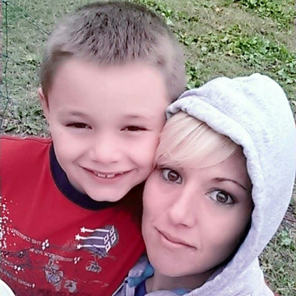 Meet your Posher, Trina - Picture 3 of 4