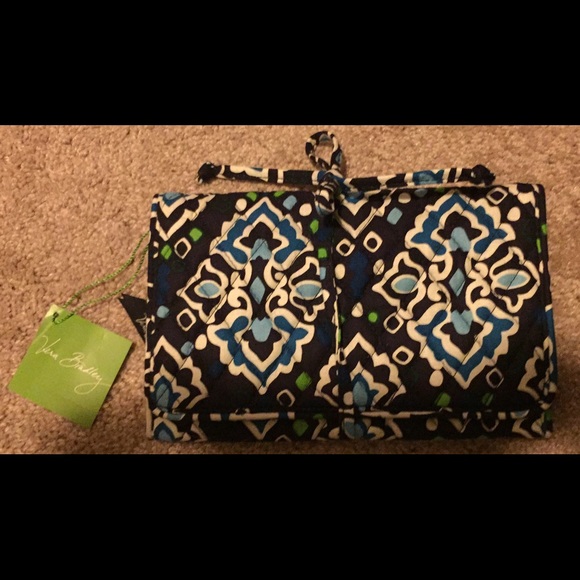NWT Vera Bradly Jewelry Carrier!