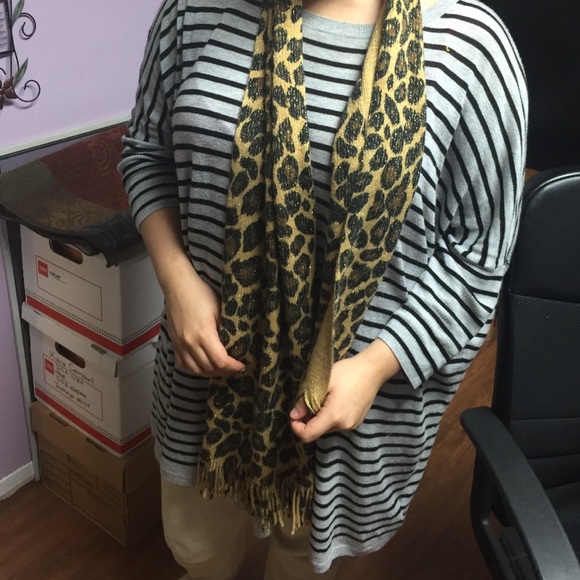 Scarf - Picture 2 of 4