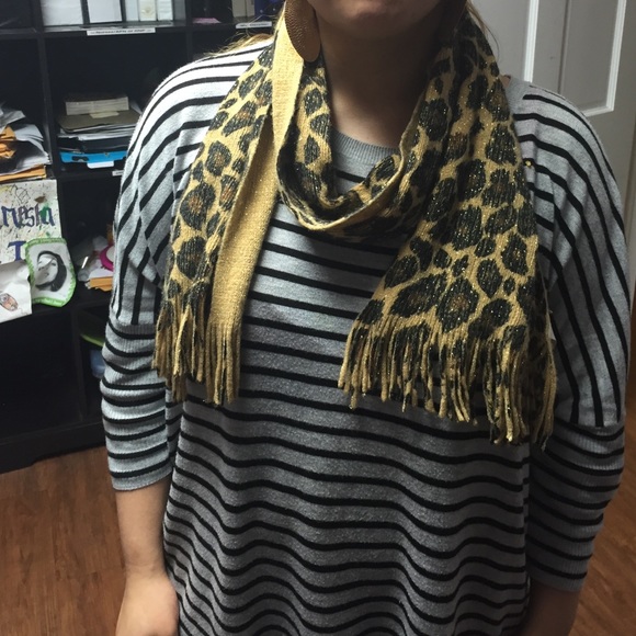 Scarf - Picture 4 of 4