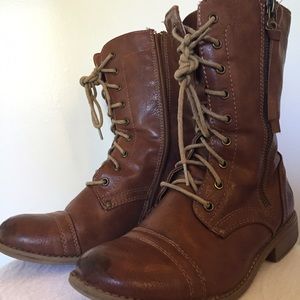 Used Cathy Jean combat boots