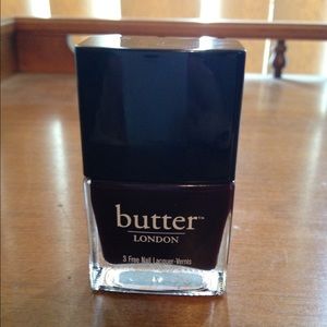 Butter London nail lacquer La Moss