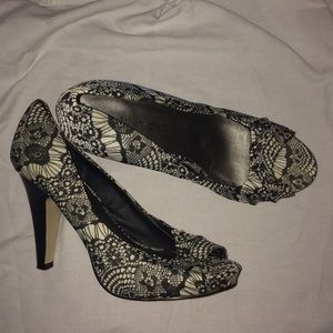 Lace print heels