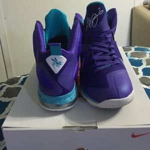 Mens size 12 Lebron 9 "PLEASE NO LOW BALL OFFERS"