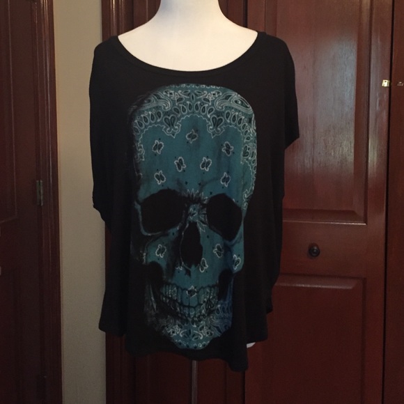 Black Top with Blue Skull