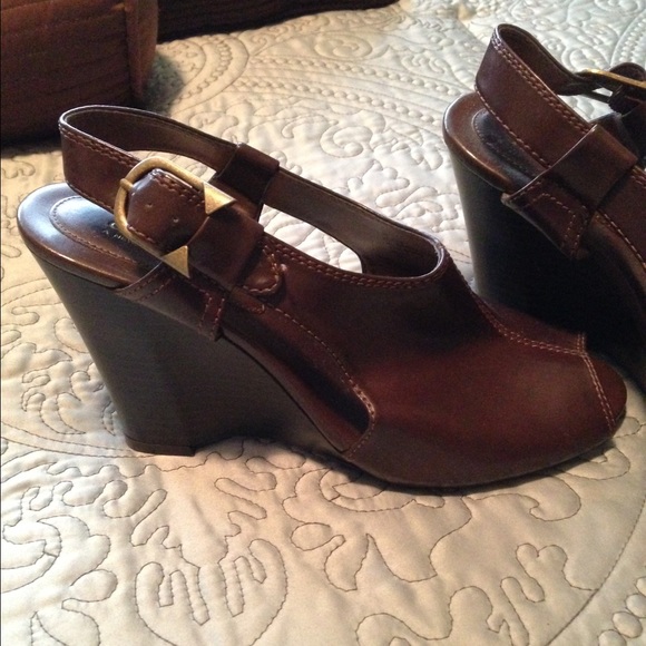 Brown Ana  Wedge Size 7