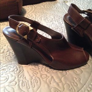 Brown Ana  Wedge Size 7