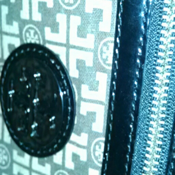 Tory Burch black, patent leather tote - Picture 4 of 4