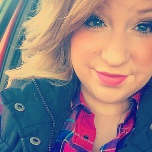 Meet your Posher, Macey