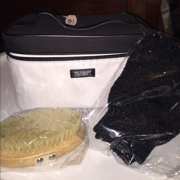 VS cosmetic on-the-go bag