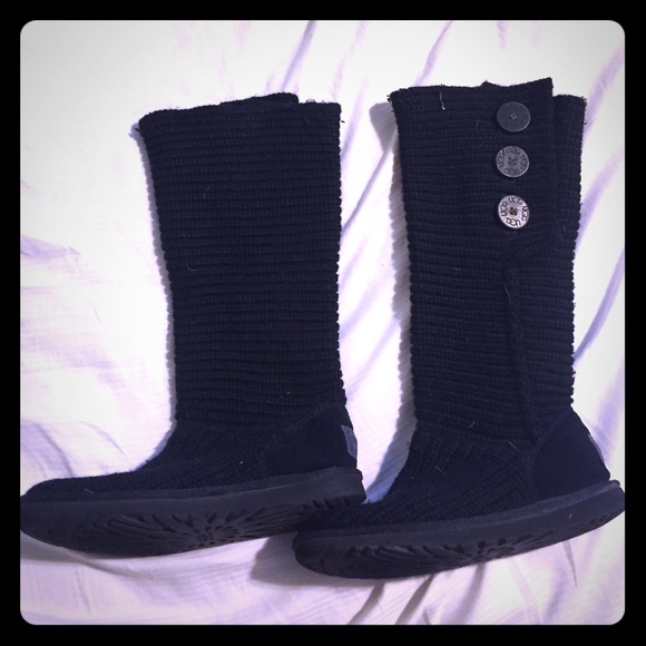 Size 7 tall "Classic Cardy" sweater UGG Australia