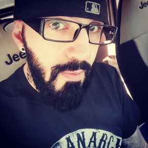 Meet your Posher, Derek