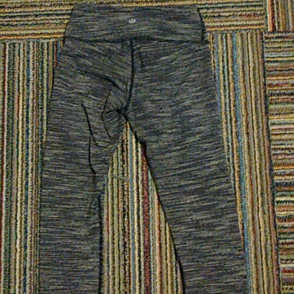 Lululemon cropped yogas