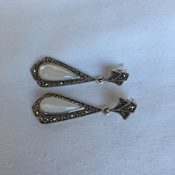 NWOT  sterling silver Pearl Marcasite earring - Picture 3 of 4