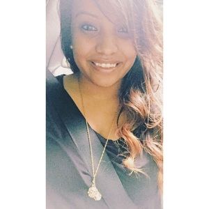 Meet your Posher, Dalia