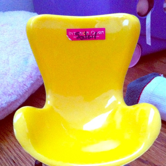 Yellow electronic holder chair