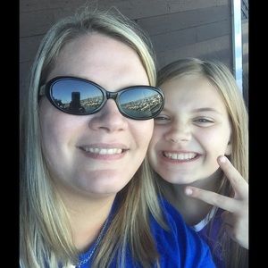 Meet your Posher, Monica