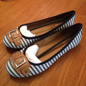 Brand new Gianni Bini nautical stripped flats.