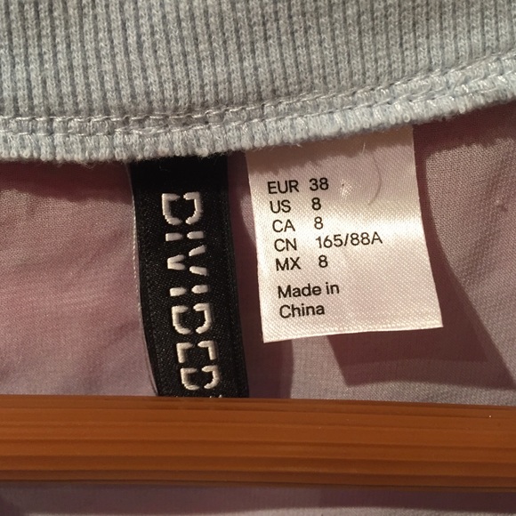 Crop top - Picture 2 of 4