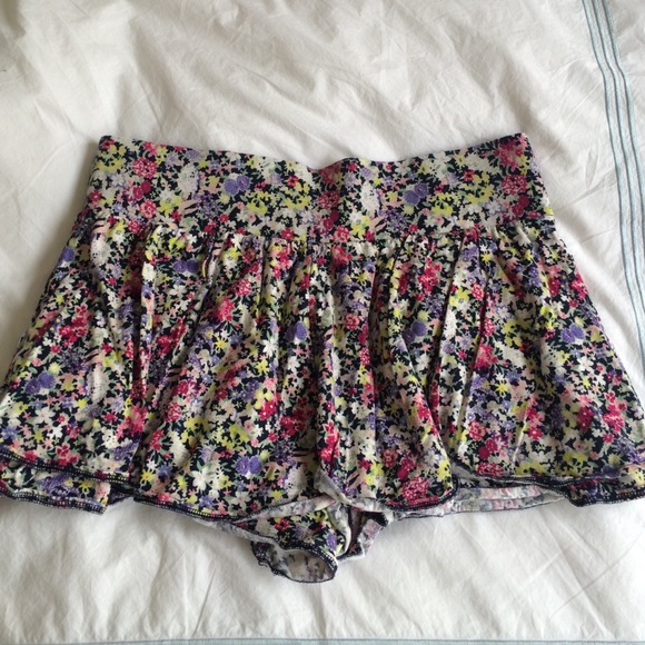 Express short floral shorts - Picture 3 of 3
