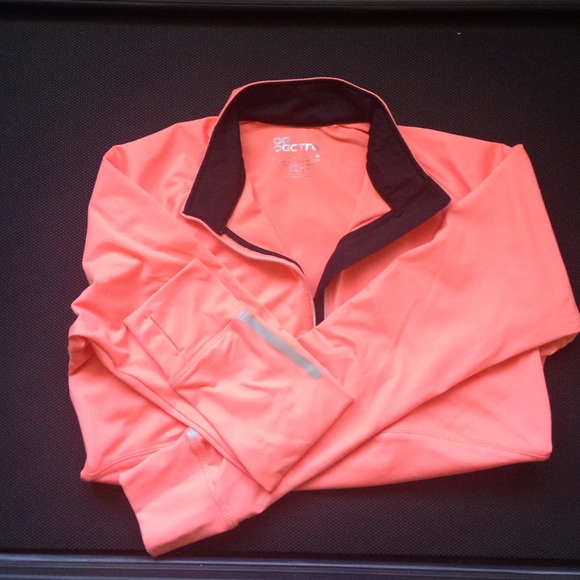 Actors running jacket peach size M. New!