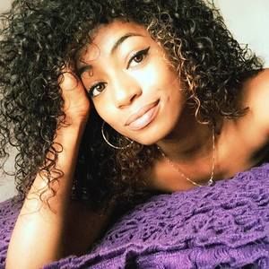 Meet your Posher, Darcella