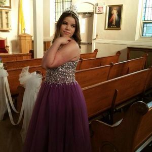 Meet your Posher, Mara