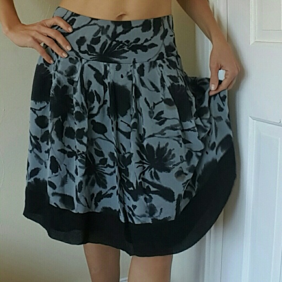 Limited skirt