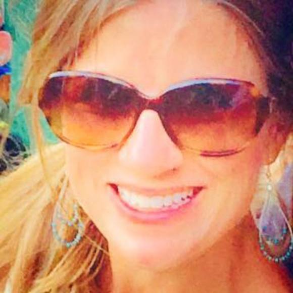 Meet your Posher, Holly - Picture 1 of 1