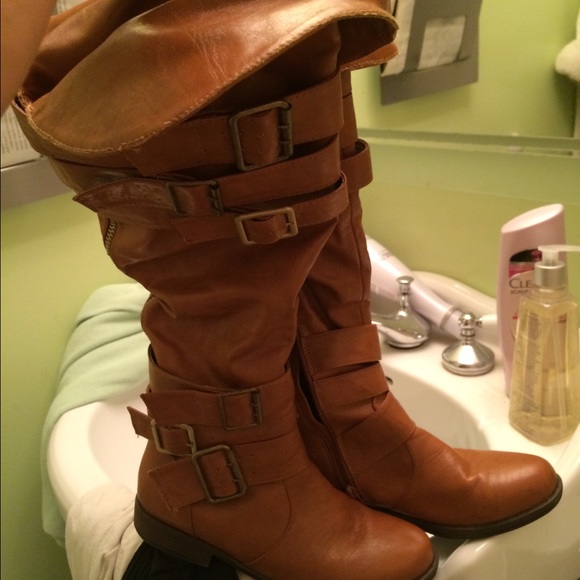 Light brown boots size 7