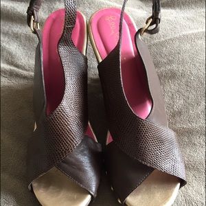 GUC Lilly Pulitzer wedges, size 8!