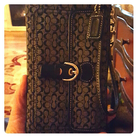 Coach wristlet black and gray