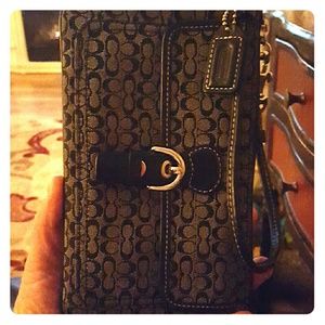 Coach wristlet black and gray