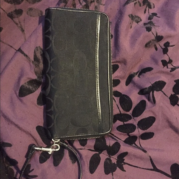 Coach Wristlet - Picture 2 of 4